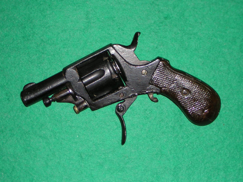 Revolver belga antico